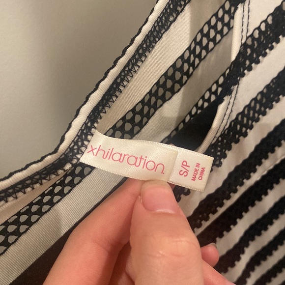 Striped bodycon dress with mesh details - Picture 5 of 5